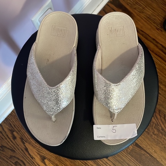 this is a fitflop sandal - Picture 2 of 2